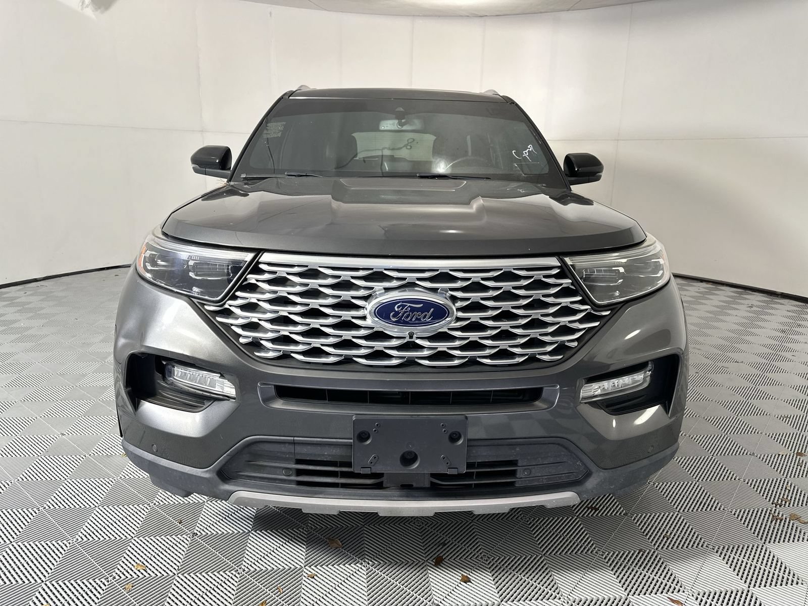 Used 2020 Ford Explorer Platinum w/ Premium Technology Package AWD/4WD image 3