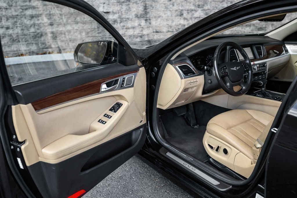 Used 2018 Genesis G80 3.8 w/ Option Group 02 image 22