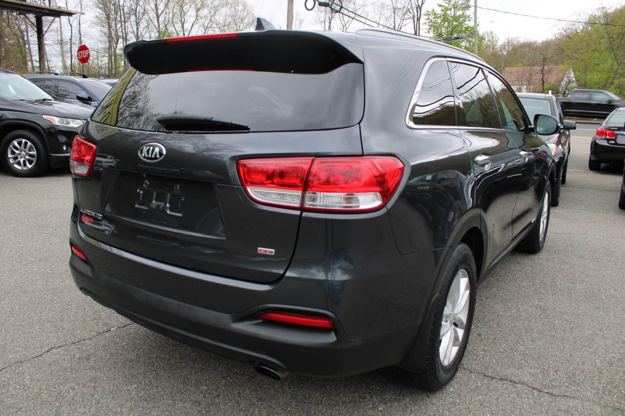 Used 2016 Kia Sorento AWD image 8