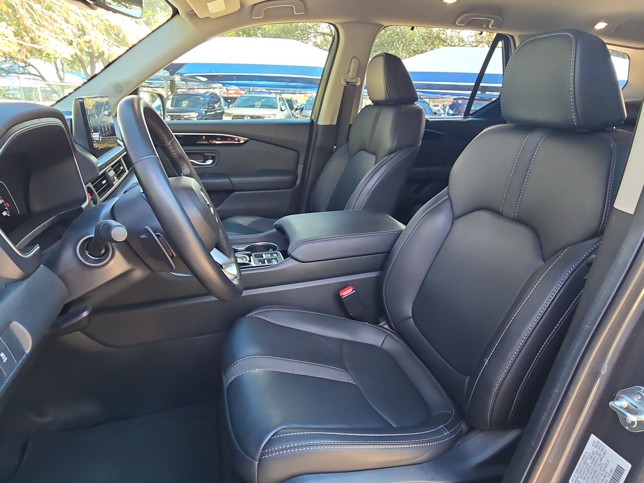 Used 2025 Honda Pilot EX-L image 13