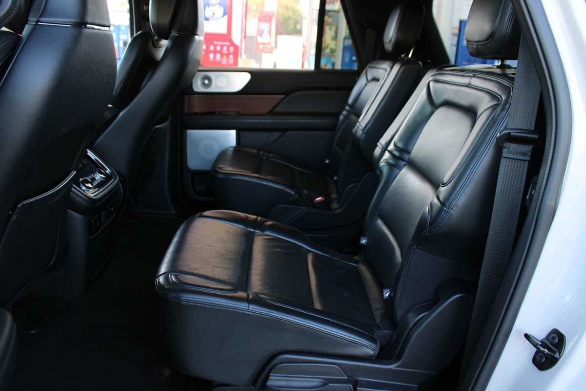 Used 2020 Lincoln Navigator L Reserve w/ Equipment Group 208A Reserve AWD/4WD image 17