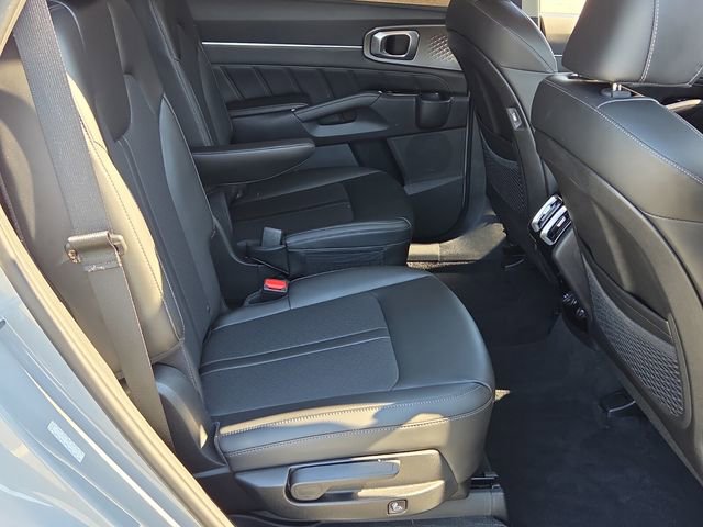 Used 2023 Kia Sorento SX image 18