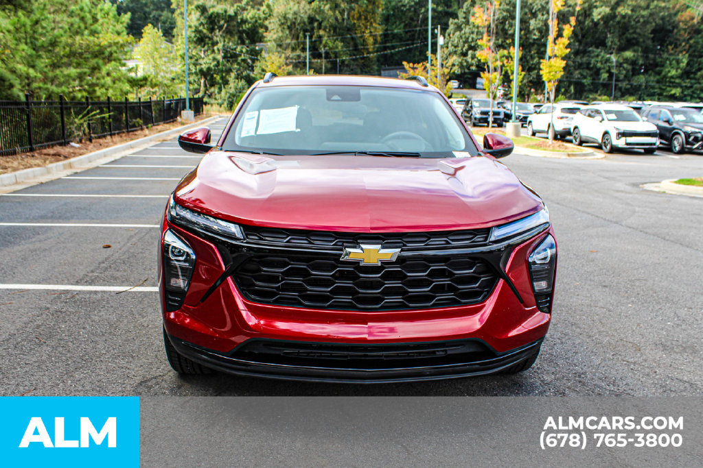 Used 2025 Chevrolet Trax LT FWD image 9