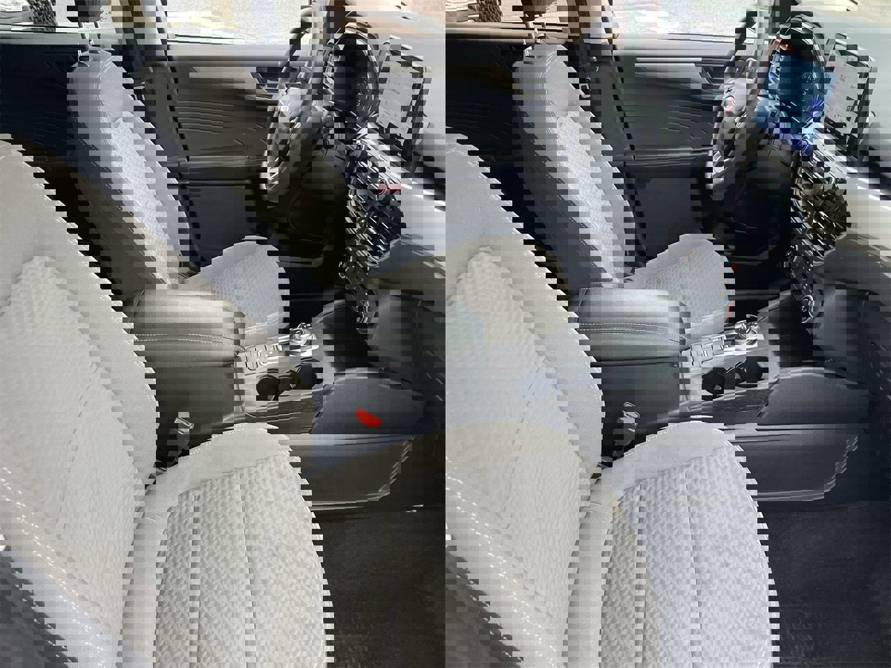 Used 2022 Ford Escape SE image 9