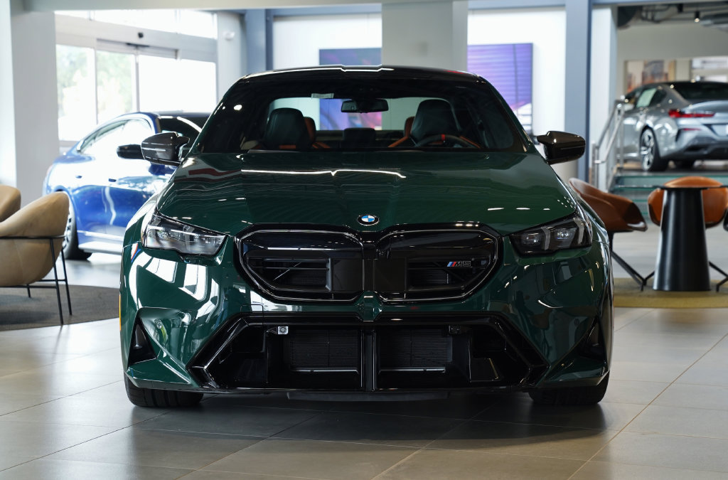 New 2027 BMW M5 w/ Carbon Package AWD/4WD image 5