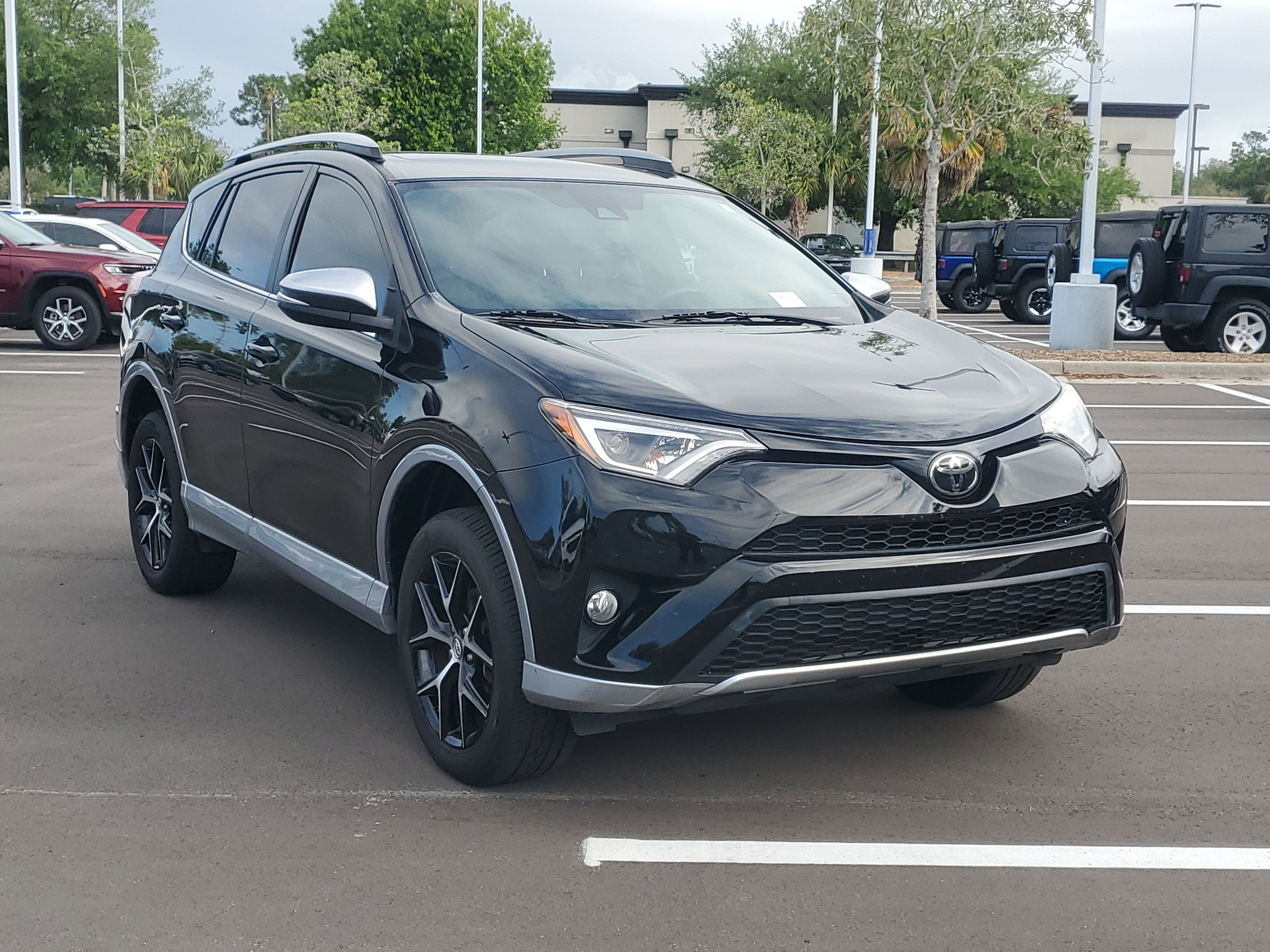 Used 2018 Toyota RAV4 SE w/ Power Extra Value Package image 1