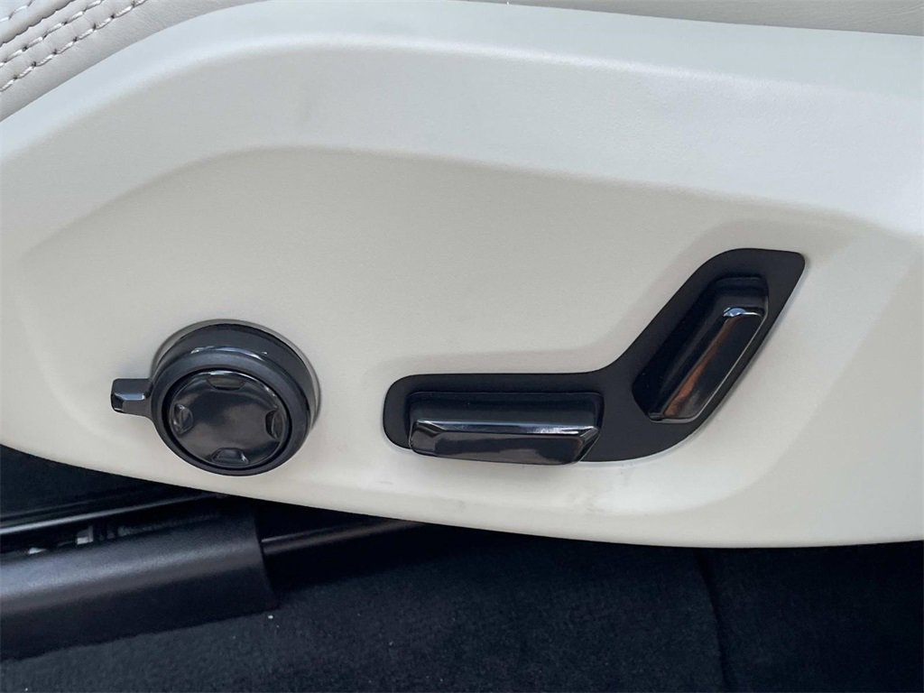 New 2026 Volvo XC90 B6 Ultra image 21