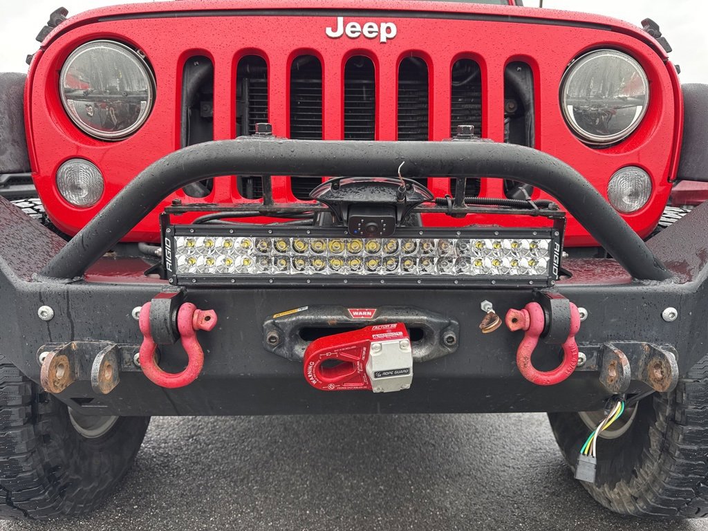 Used 2016 Jeep Wrangler Unlimited Rubicon w/ Connectivity Group image 14