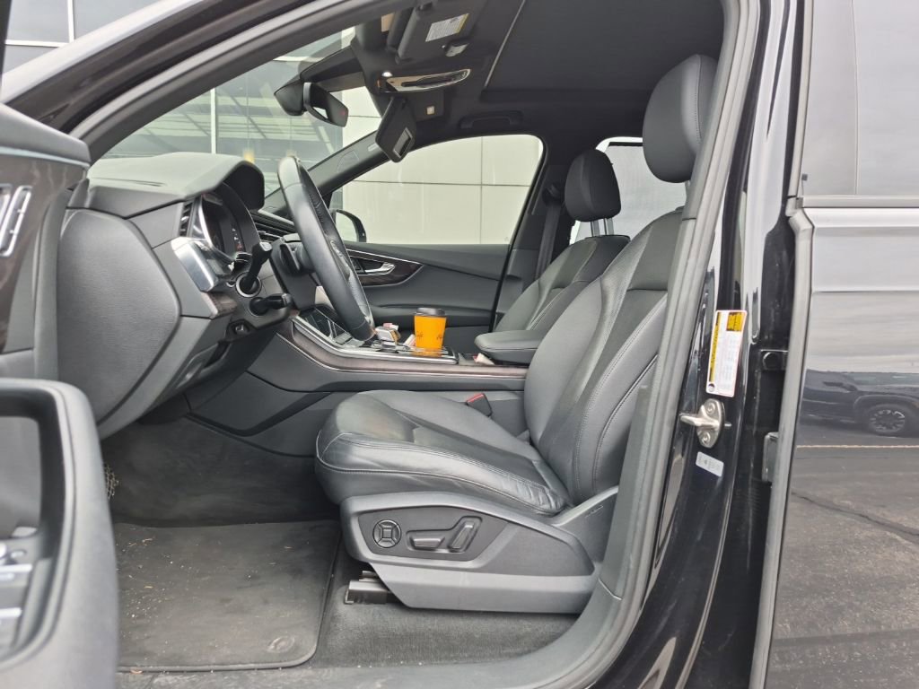 Used 2020 Audi Q7 3.0T Premium Plus w/ Premium Plus Package AWD/4WD image 5