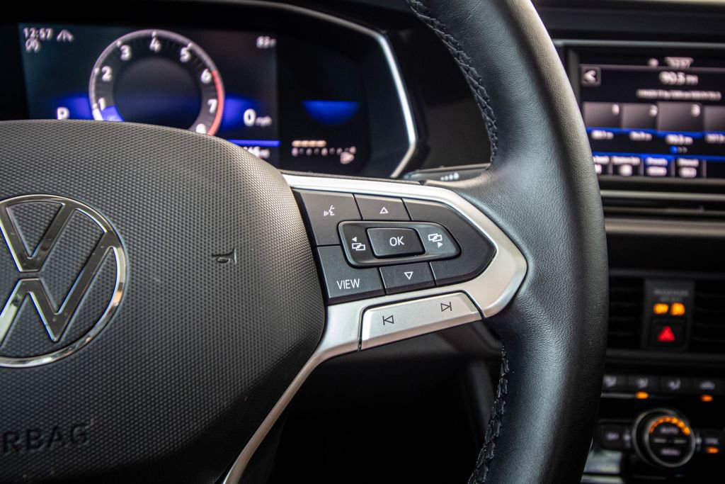 Certified 2022 Volkswagen Jetta SE image 34