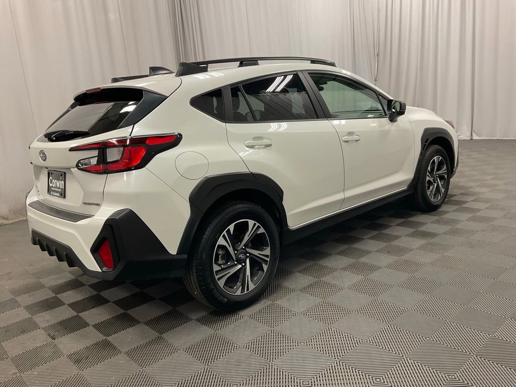 Used 2024 Subaru Crosstrek 2.0i Premium image 3