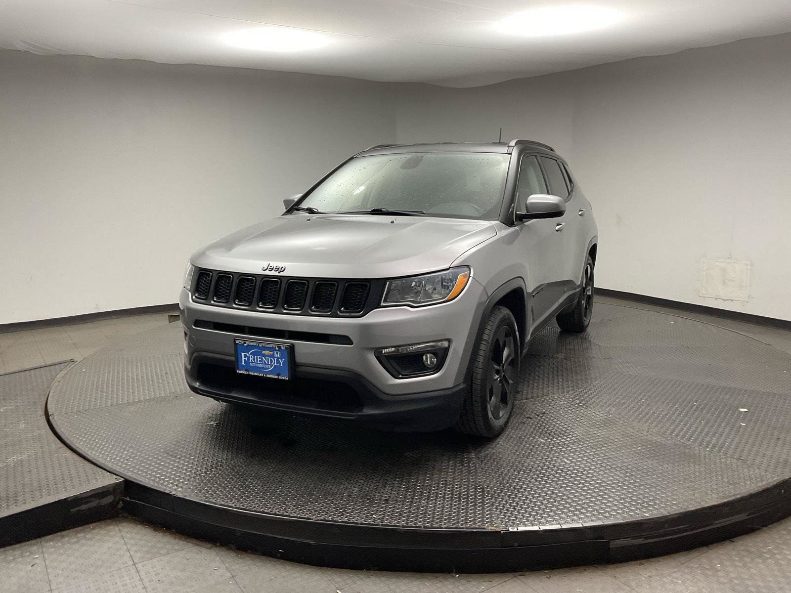 Used 2019 Jeep Compass Latitude FWD image 3