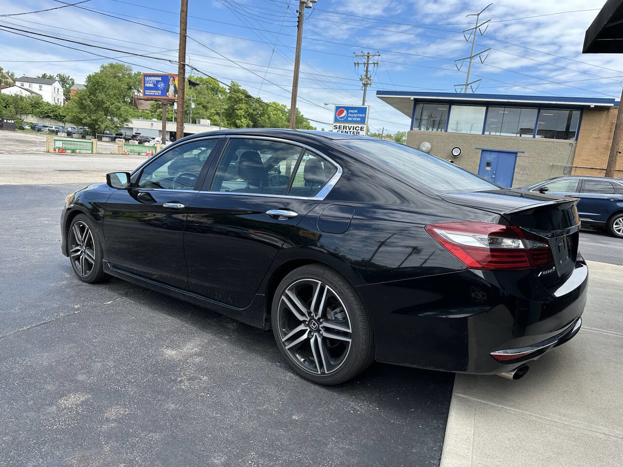Used 2017 Honda Accord Sport Special Edition image 7