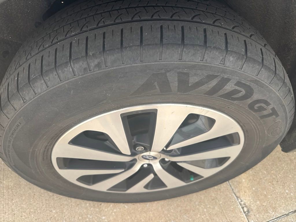 Used 2022 Subaru Outback Premium AWD/4WD image 6