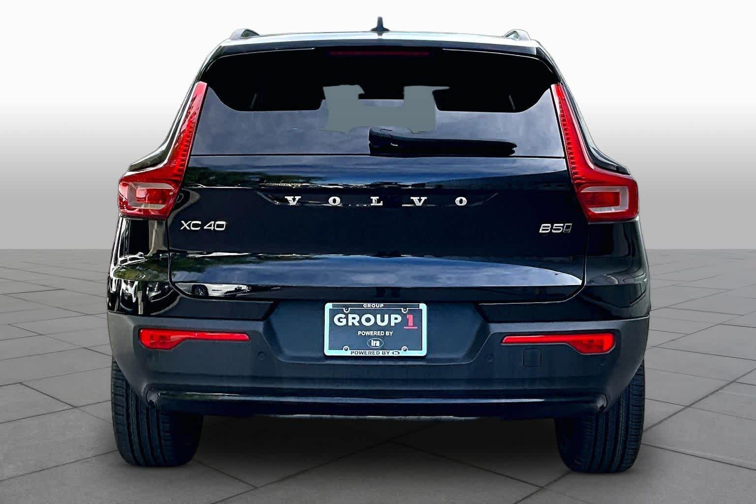 Used 2024 Volvo XC40 B5 Core w/ Protection Package Premier AWD/4WD image 5