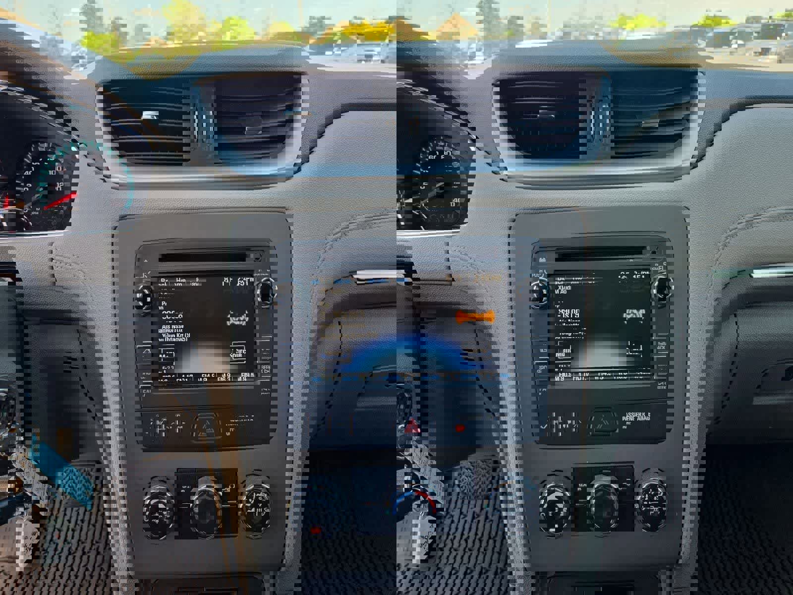 Used 2015 Chevrolet Traverse LS FWD image 25