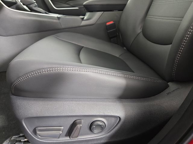 Used 2025 Toyota RAV4 XLE Premium image 30