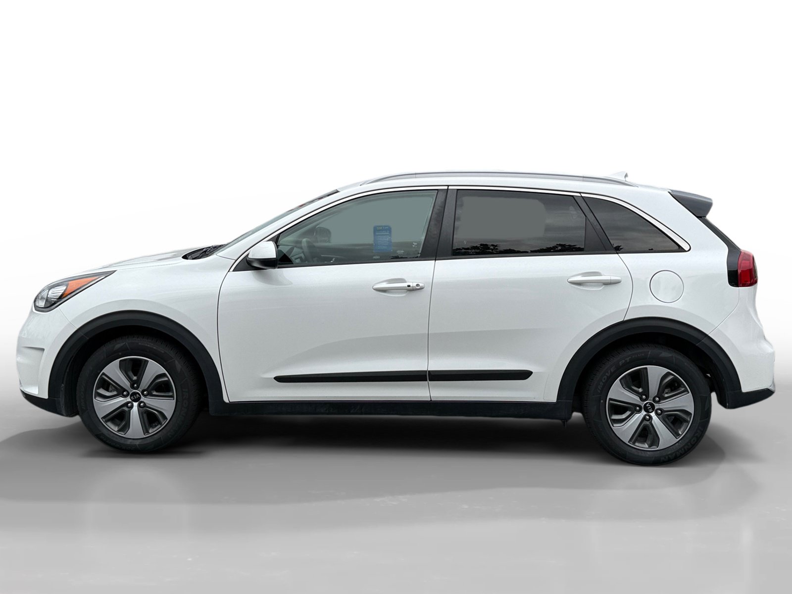 Used 2018 Kia Niro LX FWD image 2
