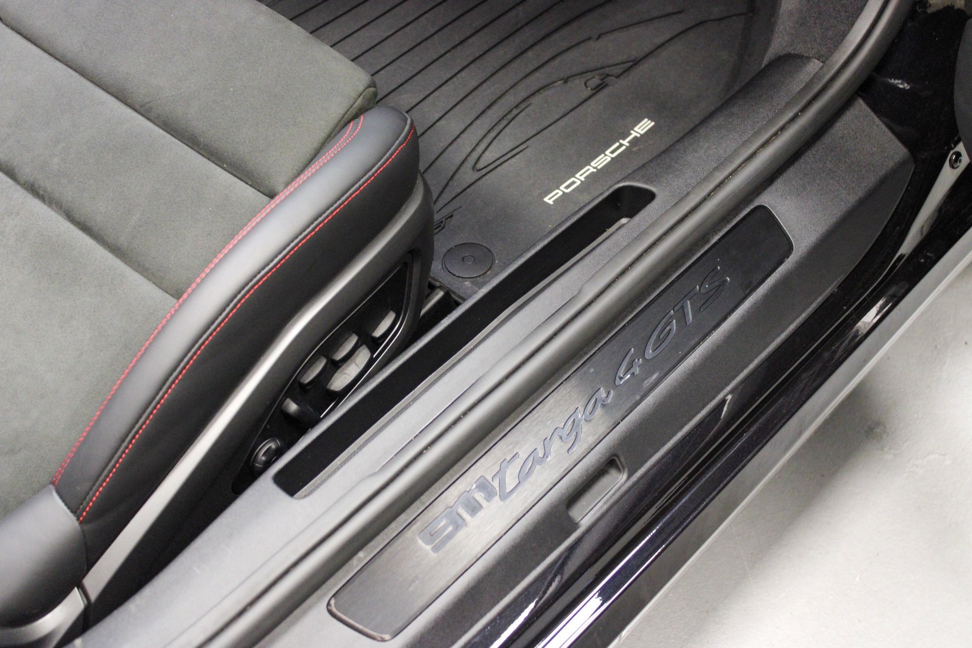 Certified 2023 Porsche 911 Targa 4 GTS image 32