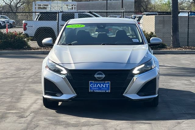 Used 2023 Nissan Altima 2.5 SV image 9