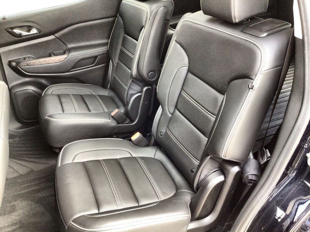 Used 2022 GMC Acadia Denali w/ Denali Ultimate Package FWD image 26