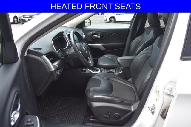Used 2017 Jeep Cherokee Trailhawk w/ Comfort & Convenience Group AWD/4WD image 4