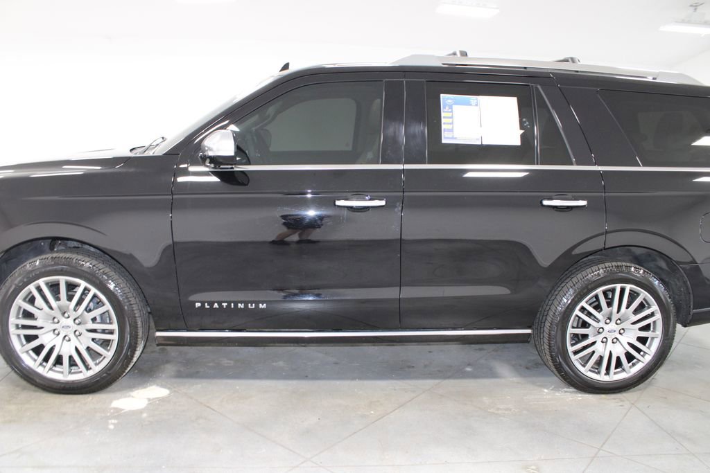 Used 2023 Ford Expedition Platinum AWD/4WD image 6