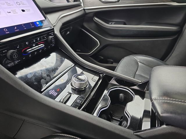 Used 2023 Jeep Grand Cherokee 4WD 4xe w/ Luxury Tech Group II image 41