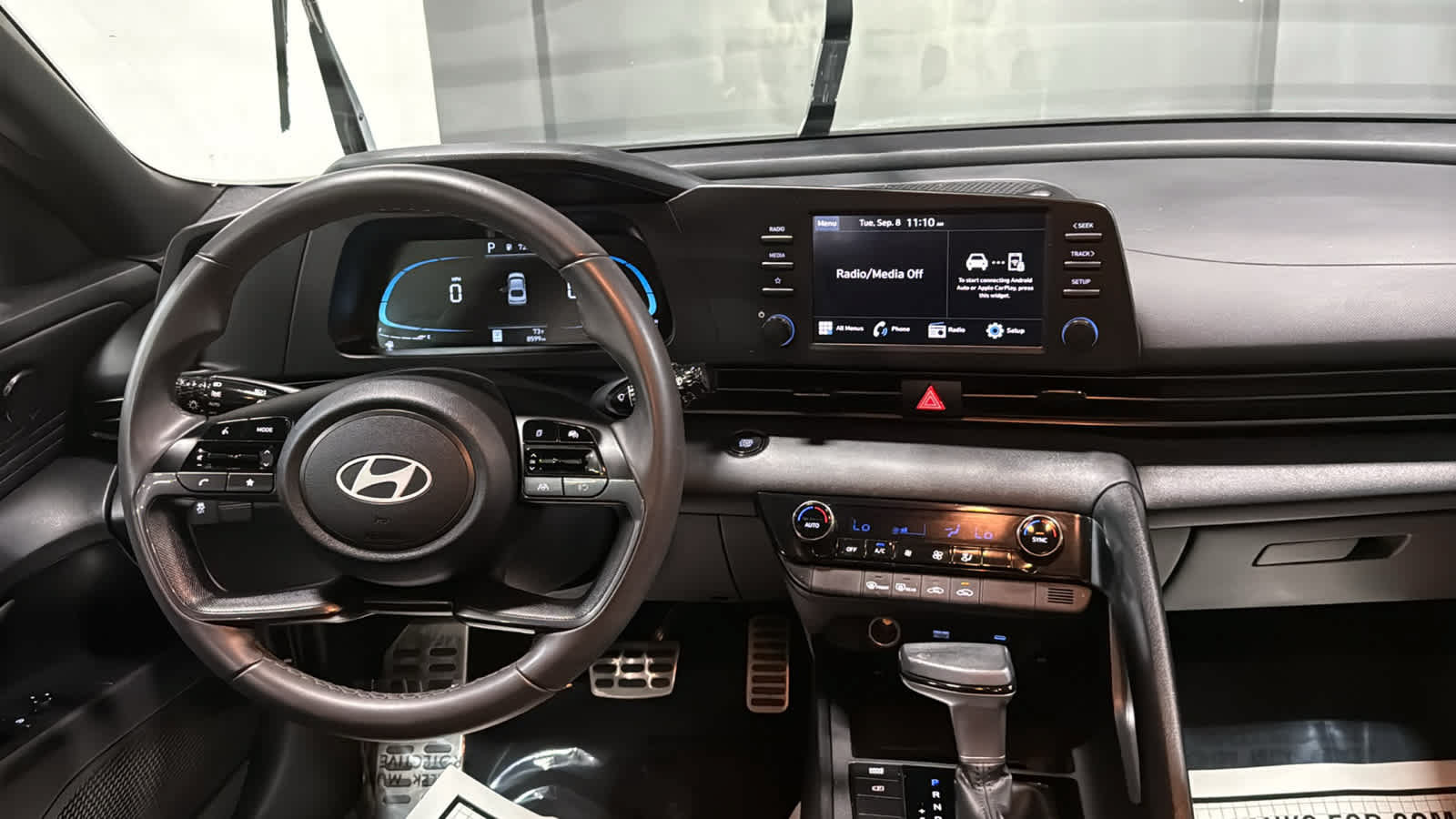 Used 2025 Hyundai Elantra Sport FWD image 24
