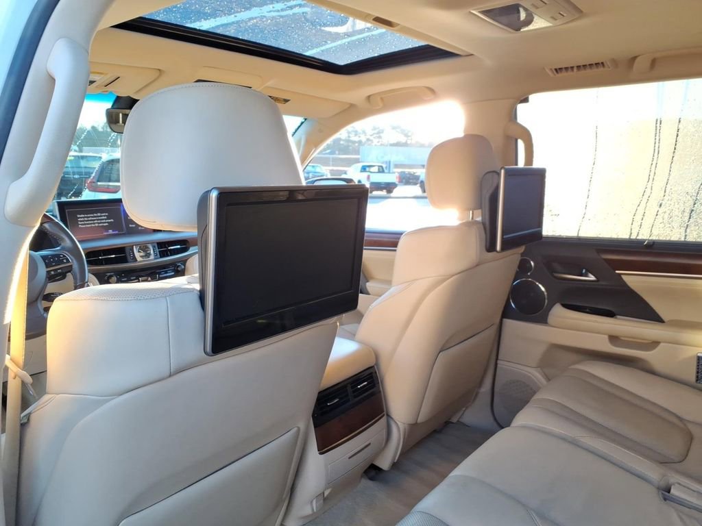 Used 2016 Lexus LX 570 4WD image 7