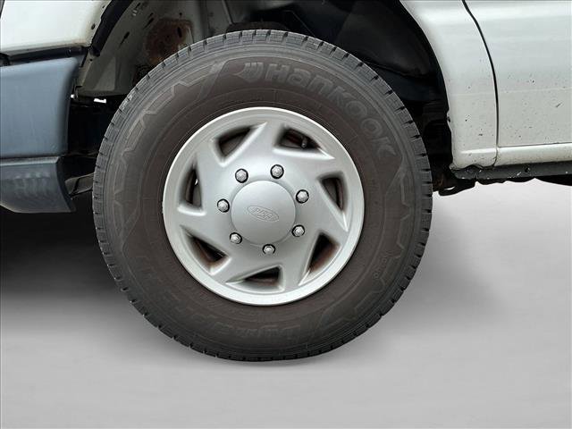 Used 2013 Ford E-250 and Econoline 250 w/ Commercial Cargo Van Pkg RWD image 9