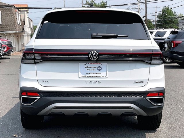 New 2026 Volkswagen Taos SEL AWD/4WD image 2