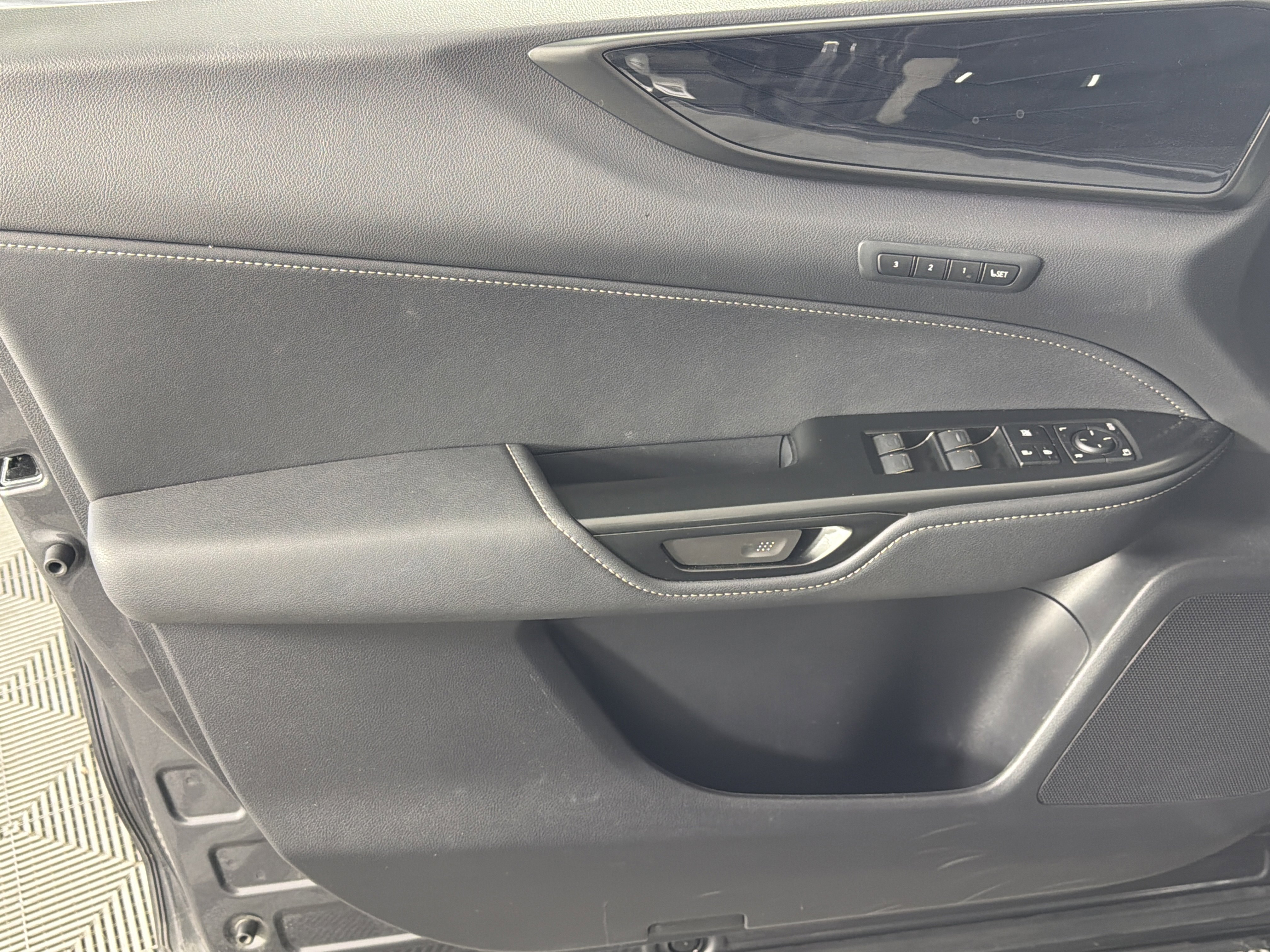 Used 2025 Lexus NX 350h AWD w/ Cold Area Package image 8