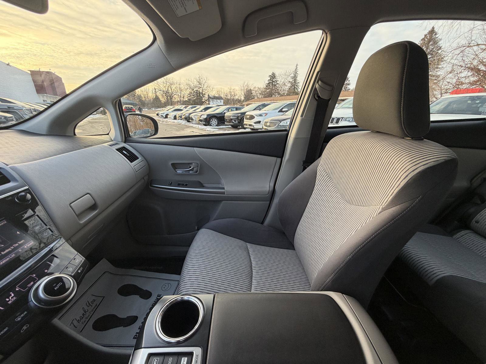 Used 2017 Toyota Prius V Three w/ Carpet Mat Package image 18