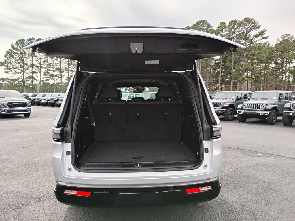 New 2026 Jeep Grand Wagoneer L 4WD image 13
