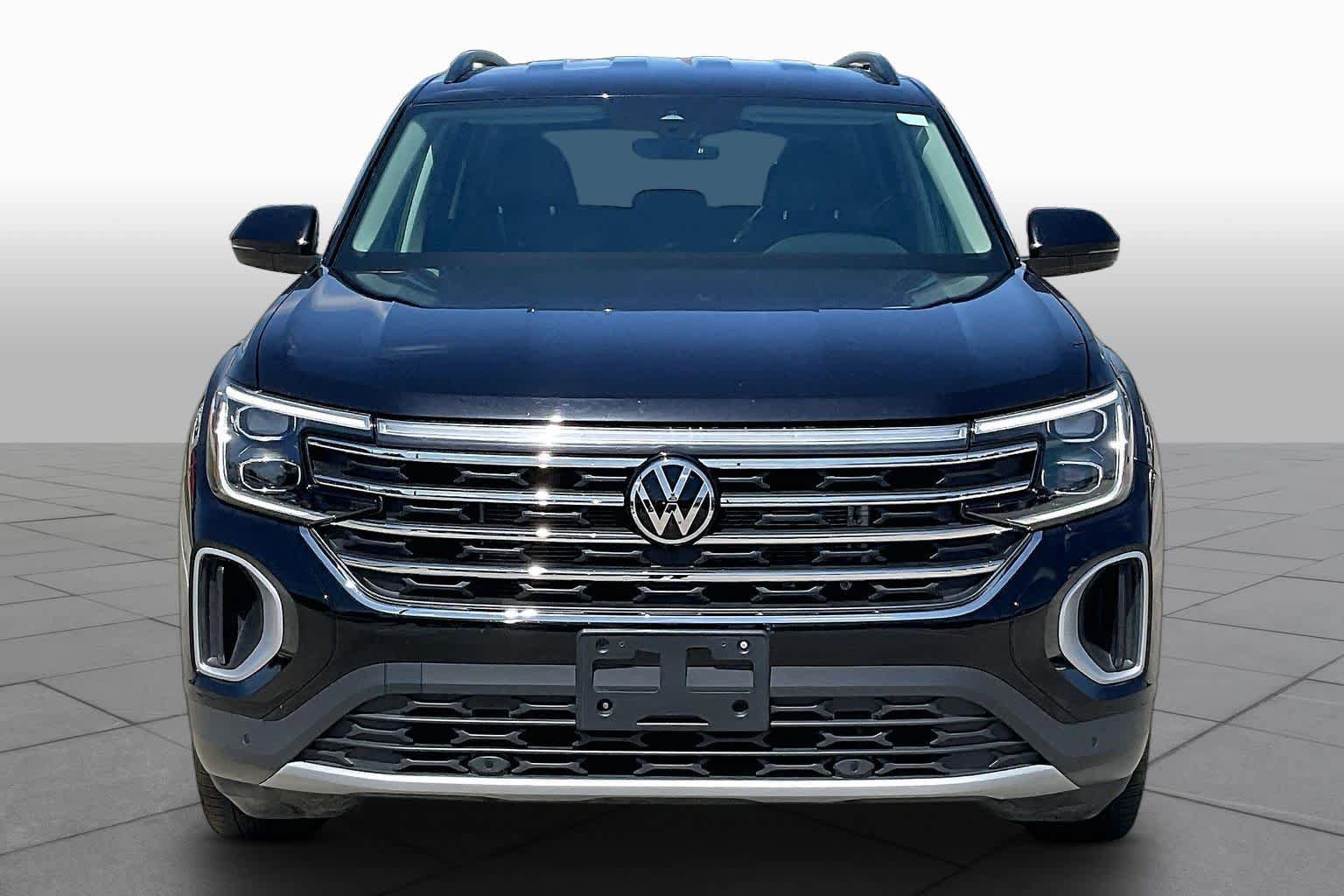 Used 2025 Volkswagen Atlas SE AWD/4WD image 4