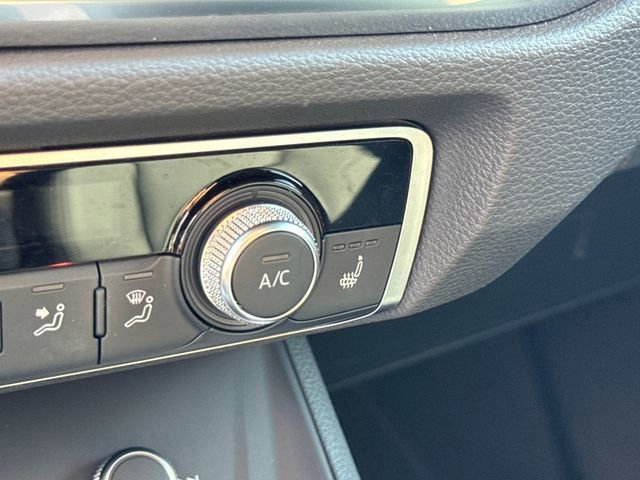 Used 2025 Audi Q3 2.0T Premium image 21