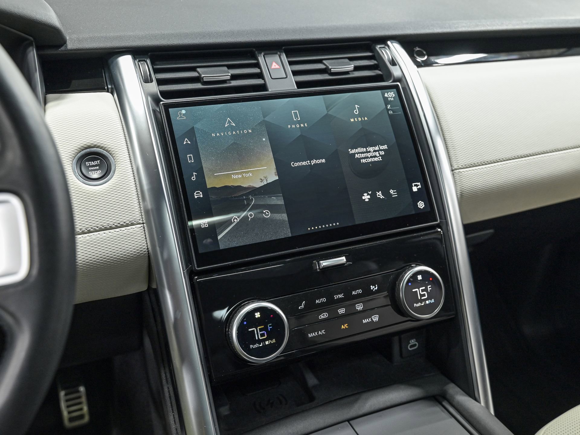 Used 2023 Land Rover Discovery S R-Dynamic image 22