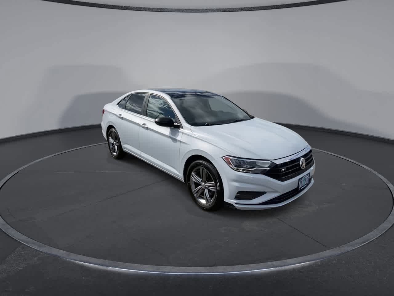 Used 2019 Volkswagen Jetta R-Line FWD image 2