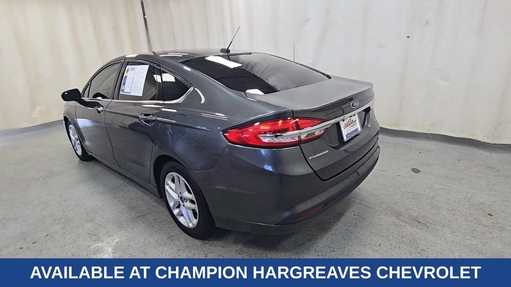 Used 2017 Ford Fusion SE w/ Fusion SE Technology Package FWD image 9