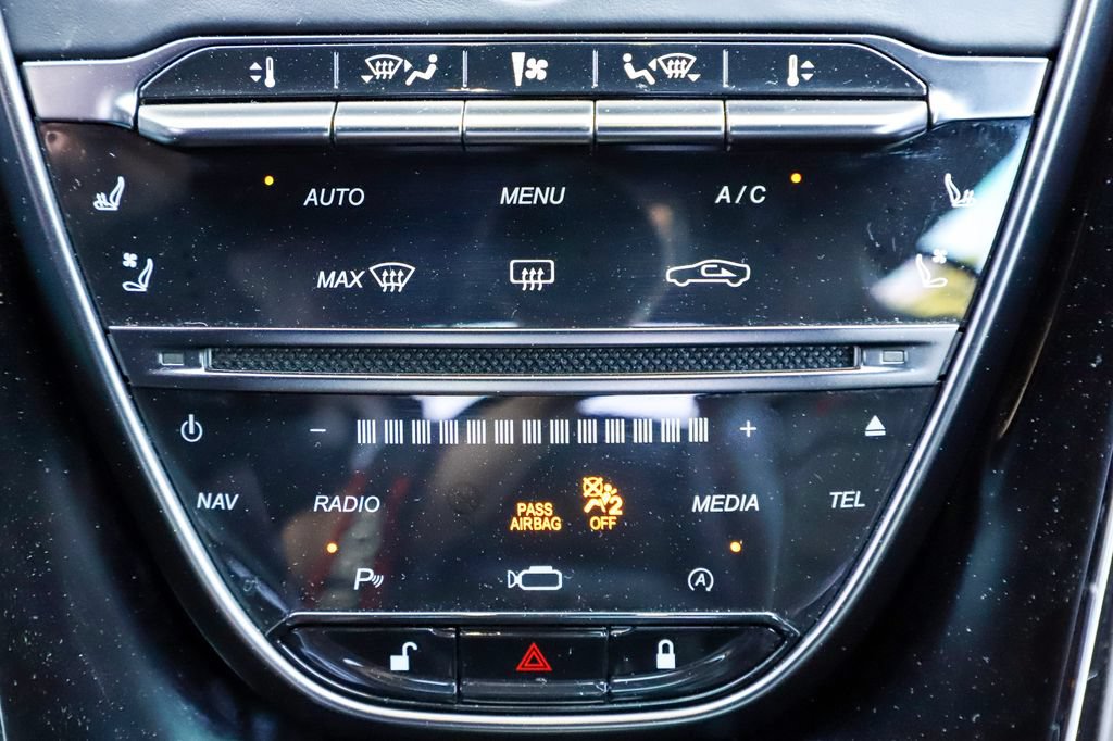 Used 2019 Aston Martin DBS Superleggera RWD image 55