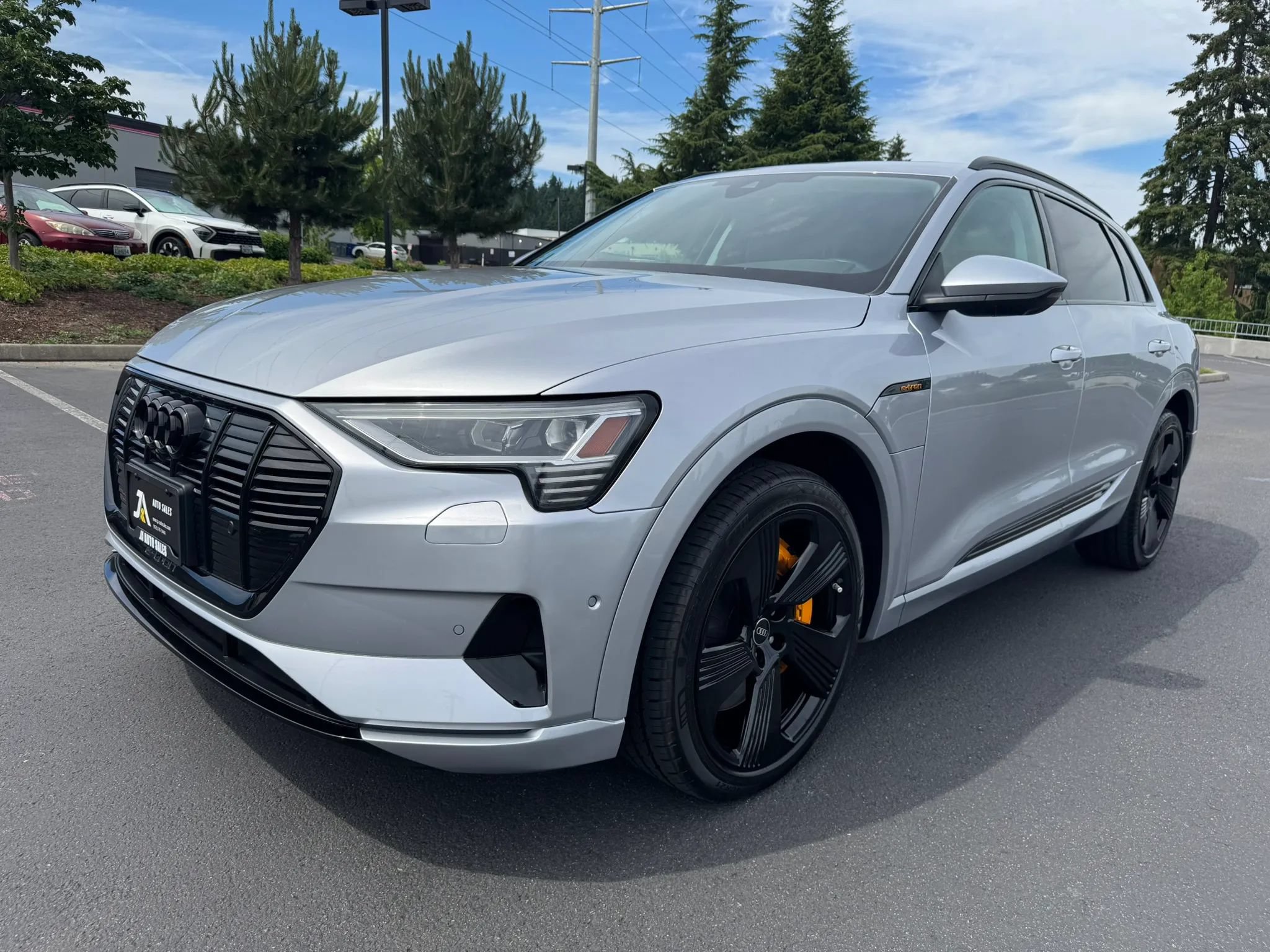 Used 2022 Audi e-tron Premium Plus w/ Premium Plus Package AWD/4WD image 4