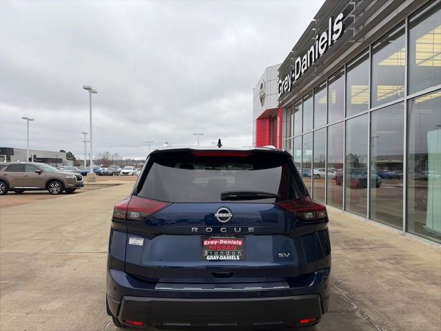 Used 2024 Nissan Rogue SV w/ SV Premium Package image 3
