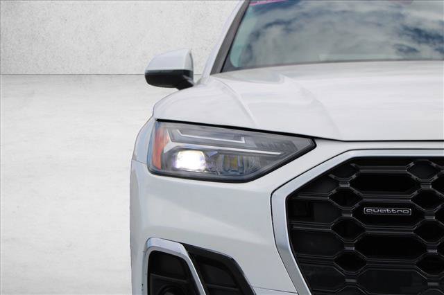 Used 2023 Audi Q5 2.0T Premium w/ Convenience Package AWD/4WD image 3