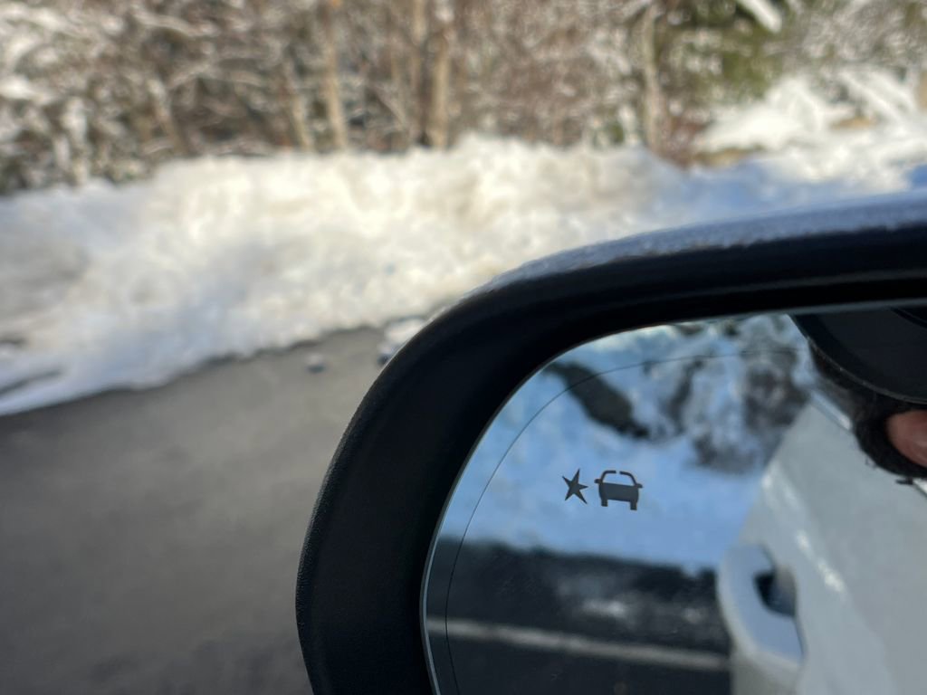 Used 2025 Buick Enclave Preferred image 27