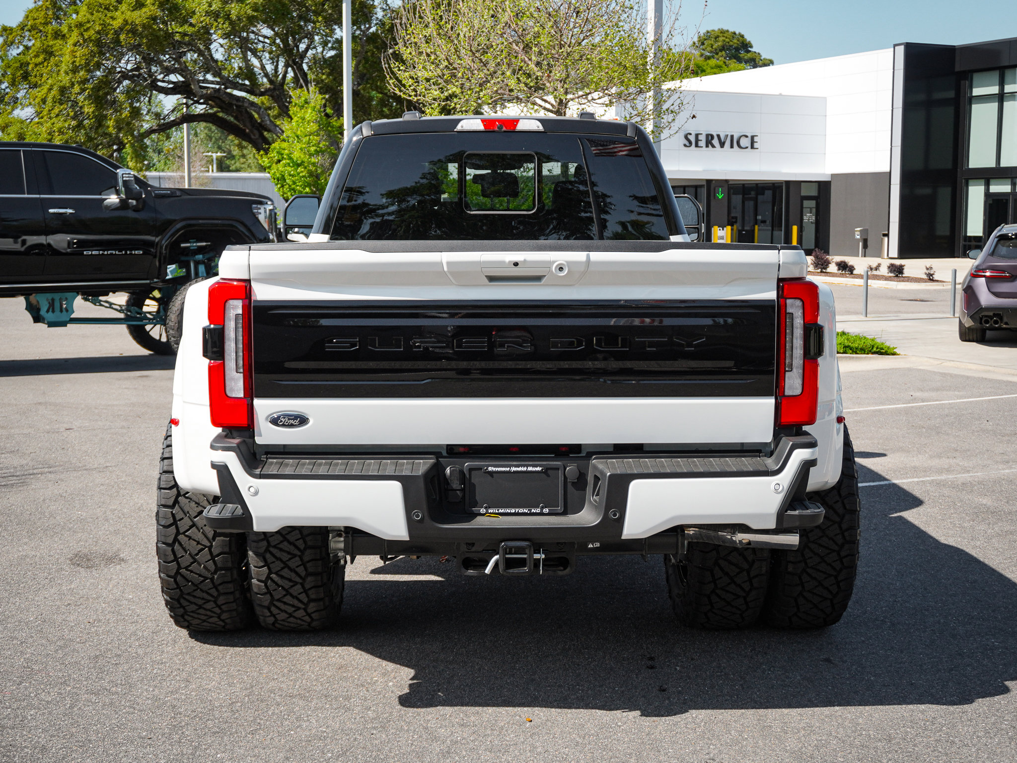 Used 2026 Ford F450 Platinum w/ FX4 Off-Road Package AWD/4WD image 9