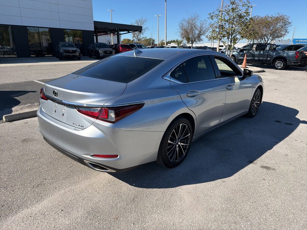 Used 2024 Lexus ES 350 w/ Premium Package image 10