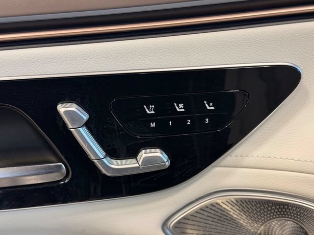 Used 2023 Mercedes-Benz EQS 580 4MATIC SUV image 19