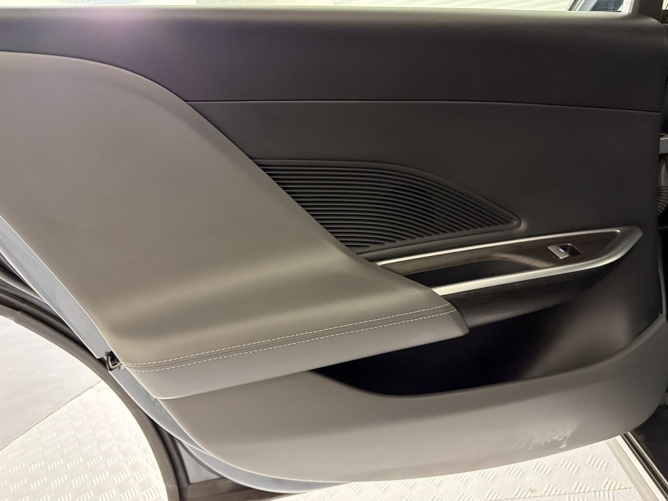 Used 2023 Lucid Air Pure RWD image 30