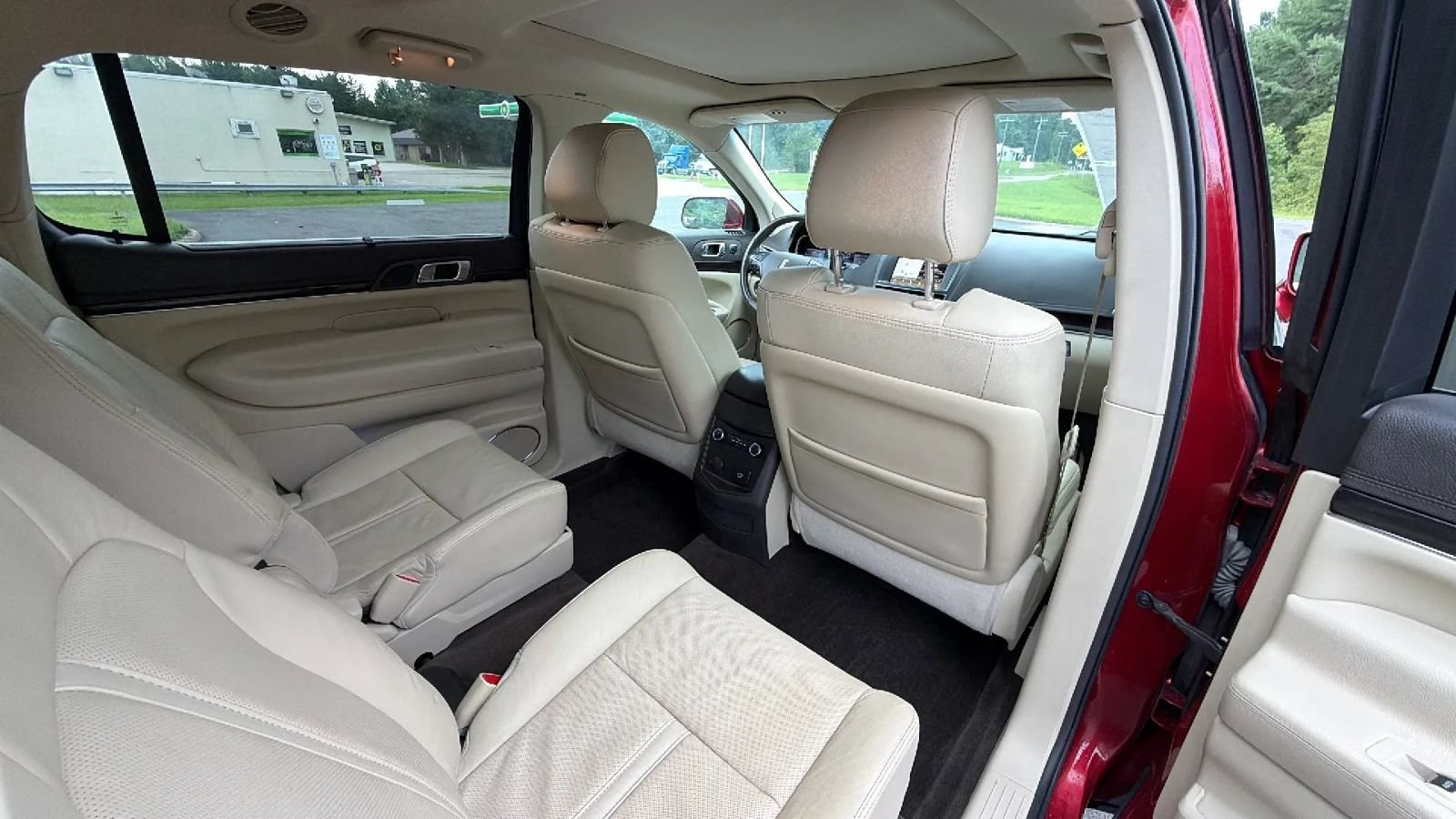 Used 2019 Lincoln MKT AWD image 61